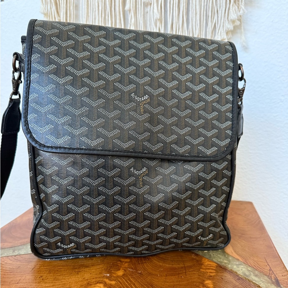 Black and Gray Messenger Bag